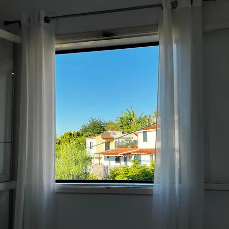 Away From Séjour chez l'habitant