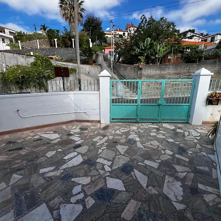 Away From Homestay Funchal (Madeira)
