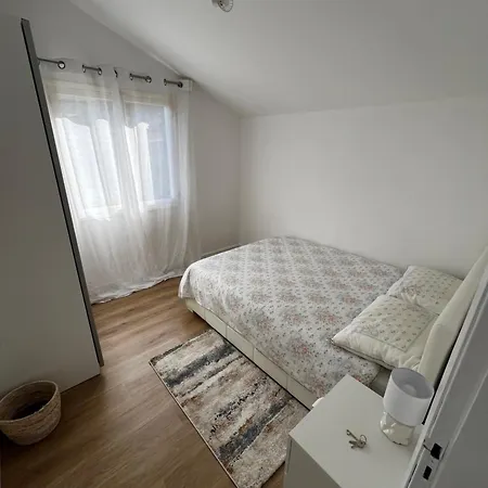 Away From Séjour chez l'habitant