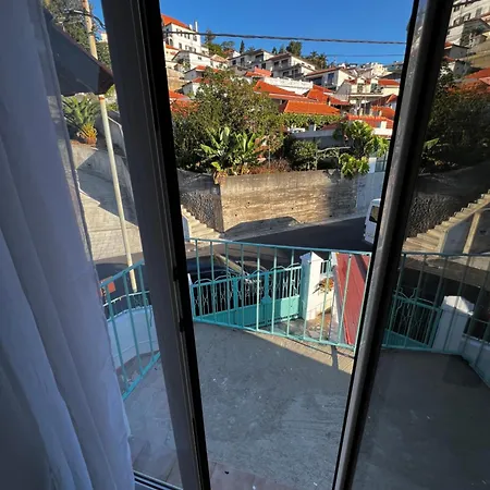 Away From Séjour chez l'habitant *