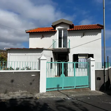 Homestay Away From Funchal (Madeira)