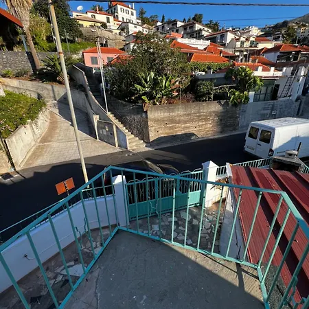 Habitación en casa particular Away From *